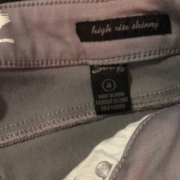 Gray sz 4 skinny jeans - Picture 2 of 2